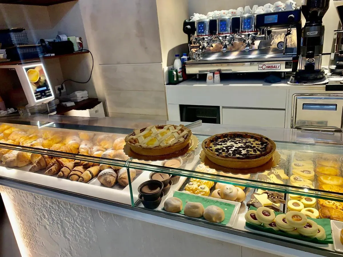 バーリ La Tradizione Bed & Breakfast 0*,